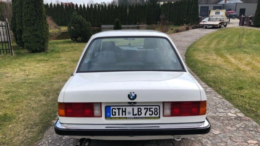 BMW Seria 3 E30 325e  1986 - zdjęcie dodatkowe nr 10