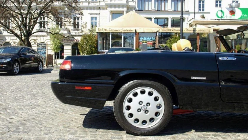 Alfa Romeo Spider 2.0 1991 - zdjęcie dodatkowe nr 24