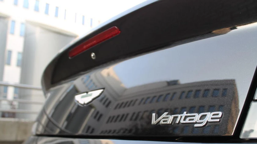 Aston Martin V8 Vantage 2007 - zdjęcie dodatkowe nr 32