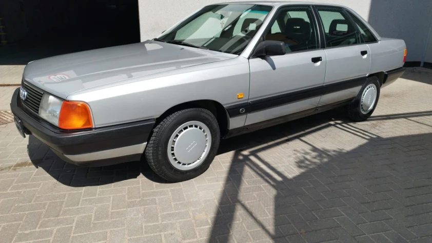 Audi 100 2.0E - 1990