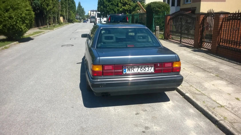 Audi V8 1993 - zdjęcie dodatkowe nr 1