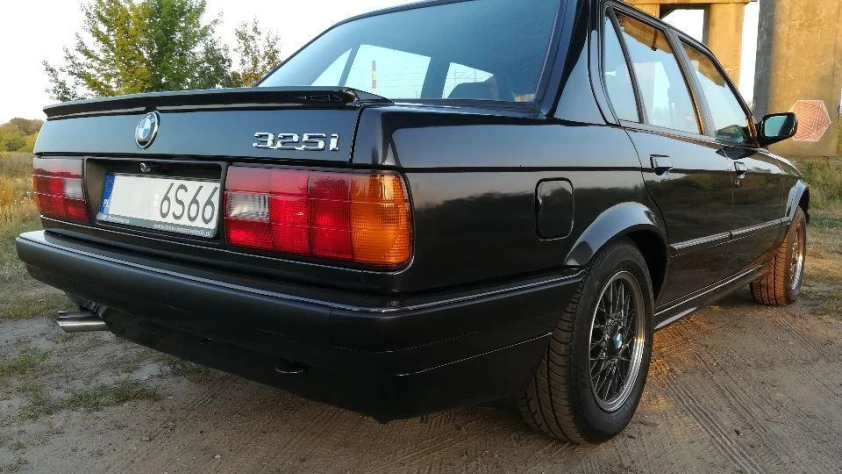 BMW Seria 3 E30 325i  1990 - zdjęcie dodatkowe nr 2
