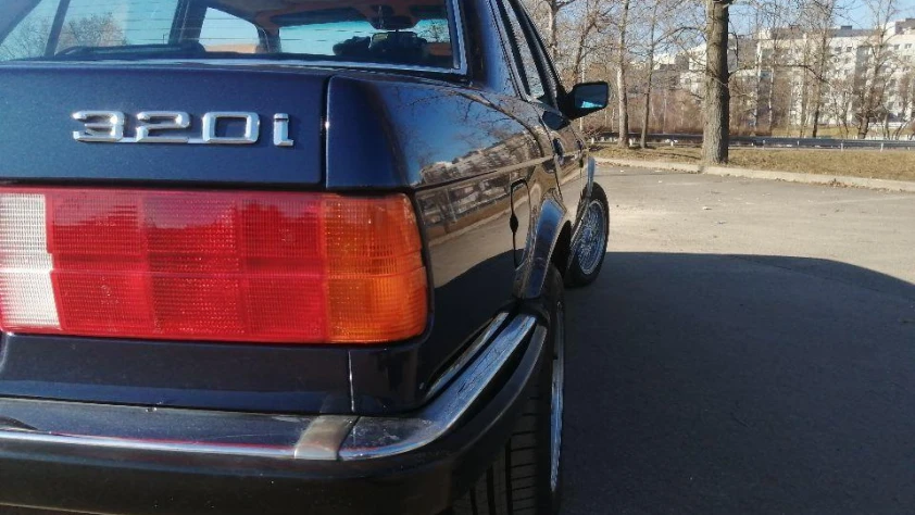 BMW Seria 3 E30 320i  1987 - zdjęcie dodatkowe nr 3
