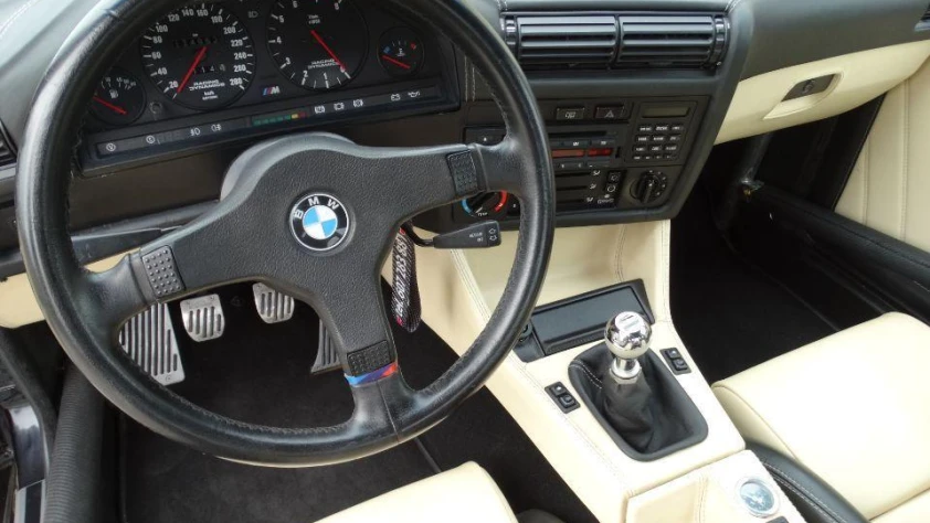 BMW Seria 3 E30 320i M-TECHNIC 1988 - zdjęcie dodatkowe nr 15