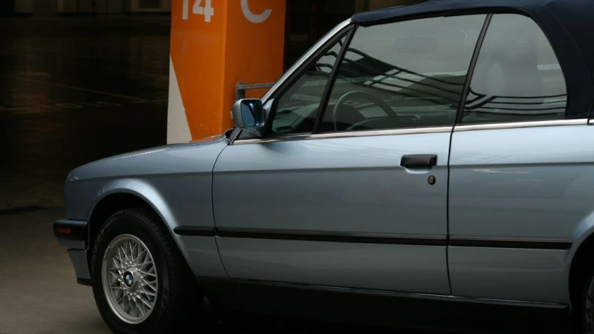 BMW Seria 3 E30 325i Cabrio 1992 - zdjęcie dodatkowe nr 6