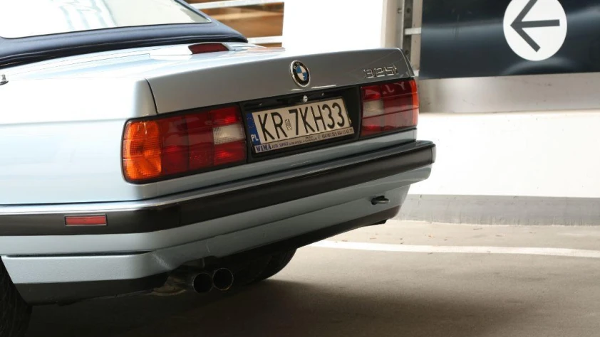 BMW Seria 3 E30 325i Cabrio 1992 - zdjęcie dodatkowe nr 9