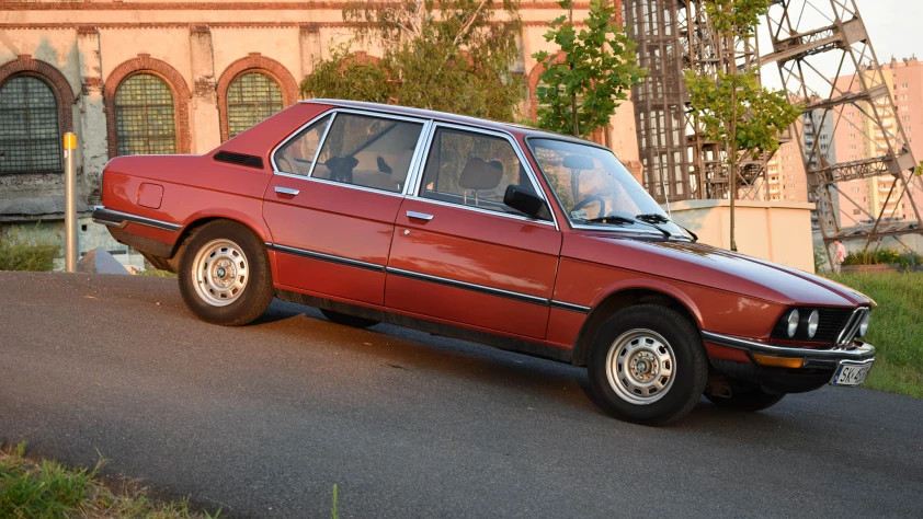 BMW Seria 5 E12 518 1980 - zdjęcie dodatkowe nr 4