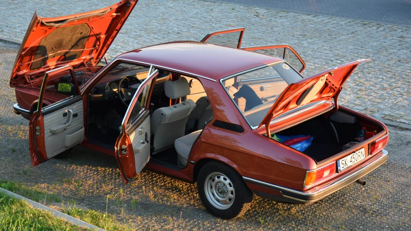 BMW Seria 5 E12 518 1980 - zdjęcie dodatkowe nr 14