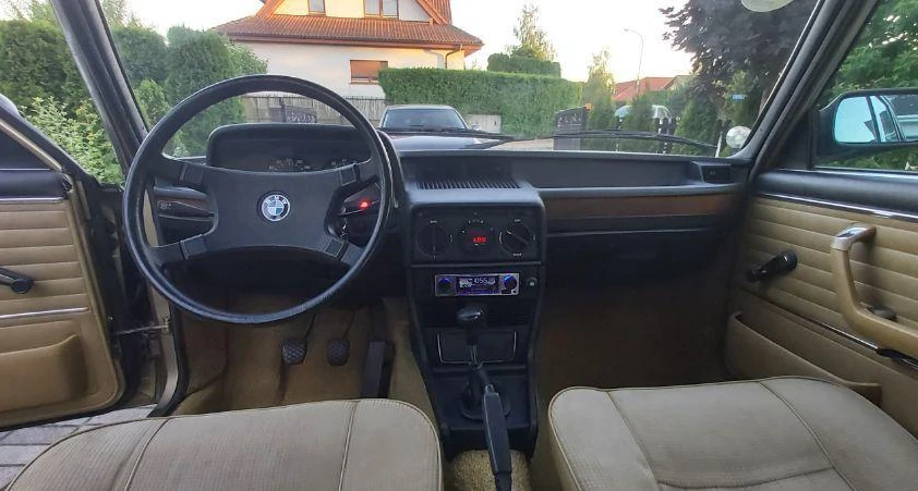BMW Seria 5 E12 518  1981 - zdjęcie dodatkowe nr 34