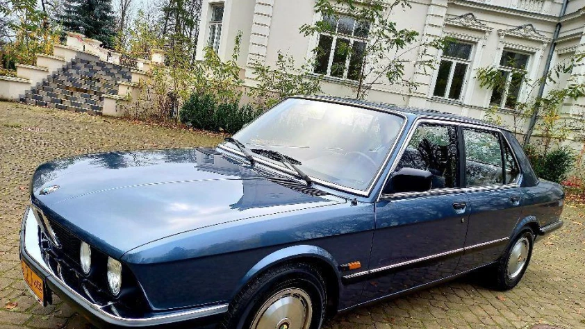 BMW Seria 5 E28 520i  1981 - zdjęcie główne