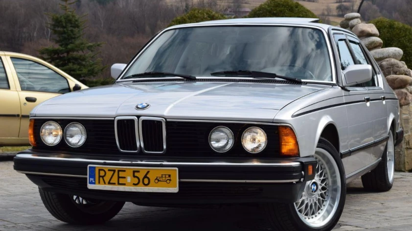 BMW Seria 7 E23 735iL 1986 - zdjęcie główne