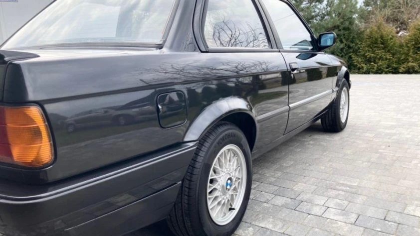 BMW Seria 3 E30 318 Coupe 1992 - zdjęcie dodatkowe nr 3