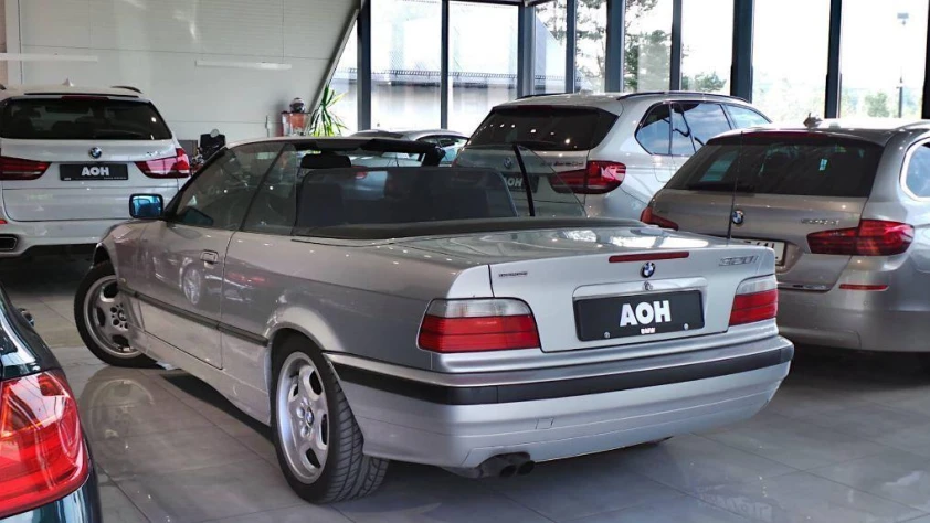 BMW Seria 3 E36 320i Cabrio  1998 - zdjęcie dodatkowe nr 1