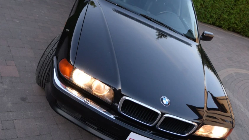BMW Seria 7 E38 740i 1994
