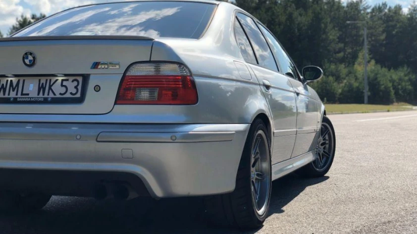 BMW M5 E39 2000 - zdjęcie główne