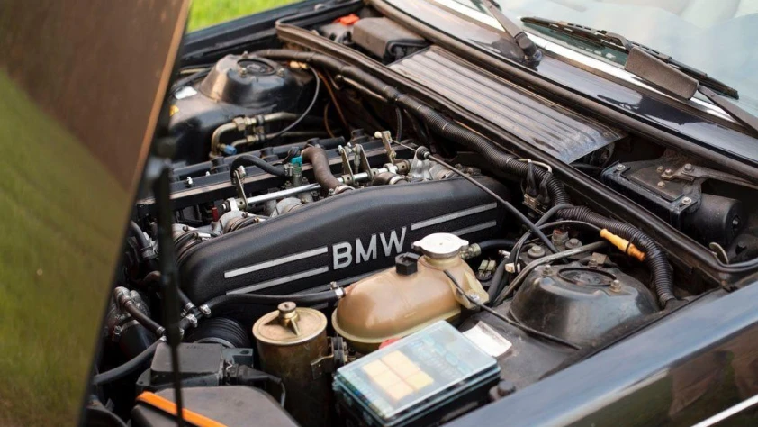 BMW Seria 6 E24 M635CSi 1985 - zdjęcie dodatkowe nr 15