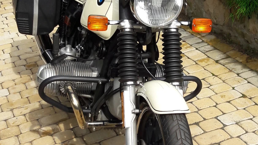 BMW R100 1982 - zdjęcie główne