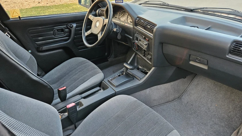 BMW Seria 3 316i 1990 - zdjęcie dodatkowe nr 9