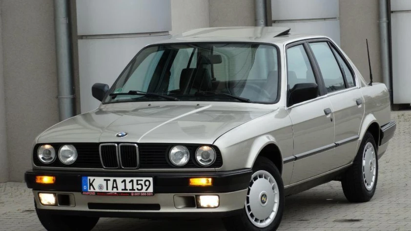 BMW Seria 3 E30 316i  1990 - zdjęcie główne