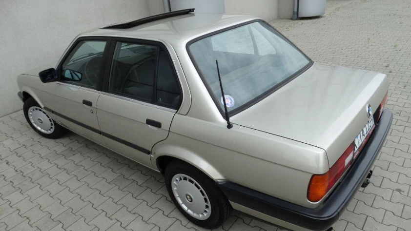 BMW Seria 3 E30 316i  1990 - zdjęcie dodatkowe nr 6