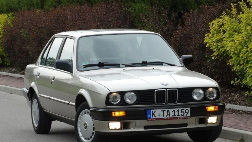 BMW Seria 3 E30 316i  1990 - zdjęcie dodatkowe nr 8