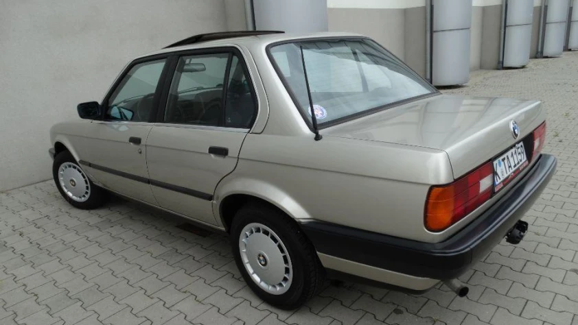 BMW Seria 3 E30 316i  1990 - zdjęcie dodatkowe nr 13