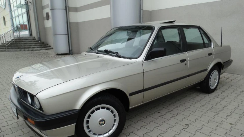 BMW Seria 3 E30 316i  1990 - zdjęcie dodatkowe nr 12