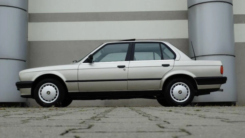 BMW Seria 3 E30 316i  1990 - zdjęcie dodatkowe nr 14