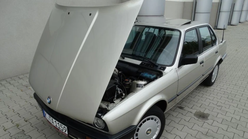 BMW Seria 3 E30 316i  1990 - zdjęcie dodatkowe nr 35