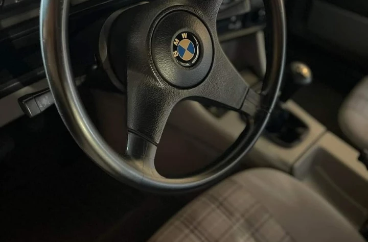 BMW Seria 3 318is 1990 - zdjęcie dodatkowe nr 1