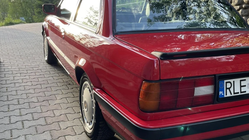 BMW Seria 3 318is 1990 - zdjęcie dodatkowe nr 8