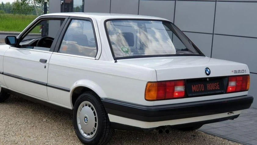 BMW Seria 3 E30 320i  1987 - zdjęcie dodatkowe nr 12