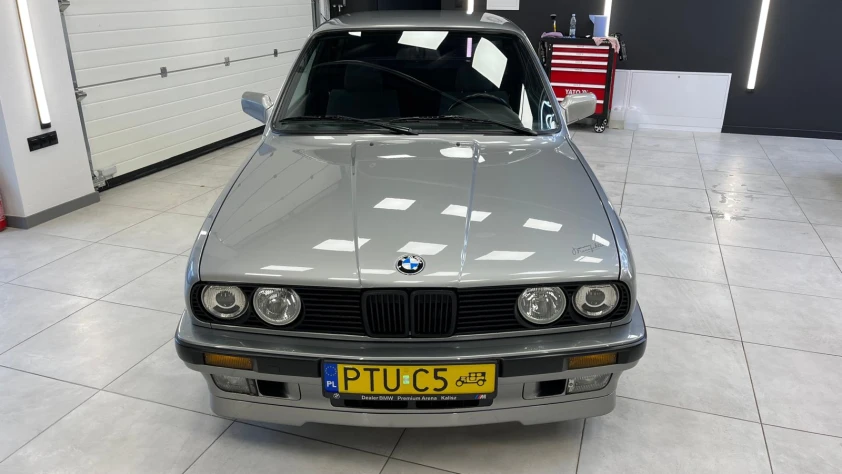 BMW Seria 3 325i 1987 - zdjęcie główne