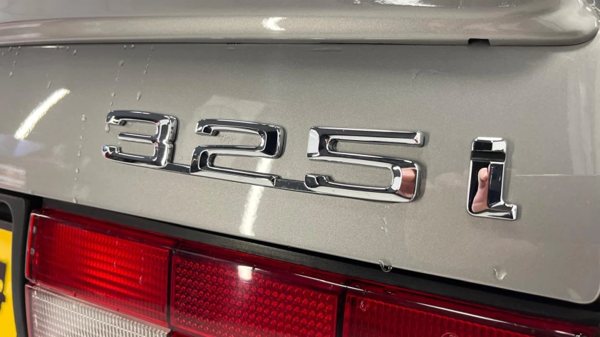 BMW Seria 3 325i 1987 - zdjęcie dodatkowe nr 3