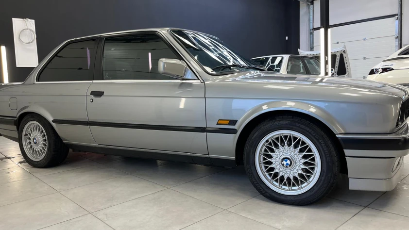 BMW Seria 3 325i 1987 - zdjęcie dodatkowe nr 7
