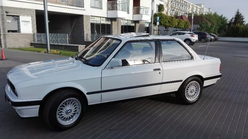 BMW Seria 3 E30 316i 1990 - zdjęcie dodatkowe nr 1