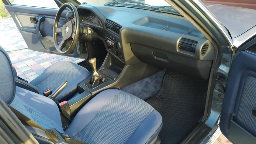 BMW Seria 3 E30 325ix 1987 - zdjęcie dodatkowe nr 4