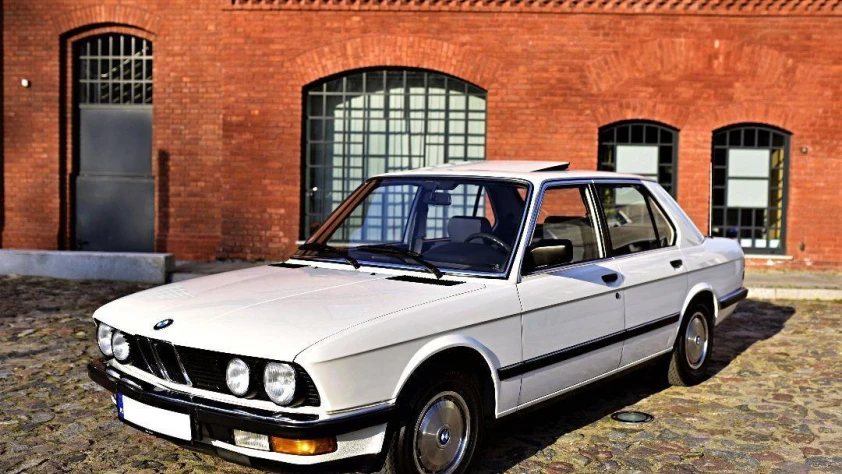 BMW Seria 5 E28 525e  1986 - zdjęcie dodatkowe nr 10