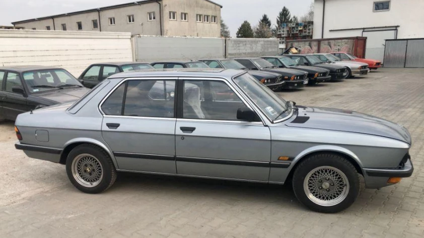 BMW Seria 5 E28 535i  1986 - zdjęcie główne