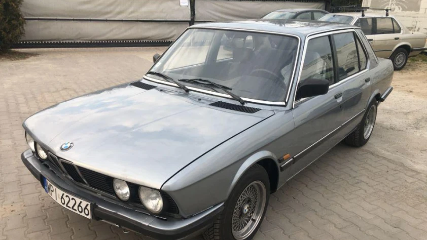 BMW Seria 5 E28 535i  1986 - zdjęcie dodatkowe nr 3