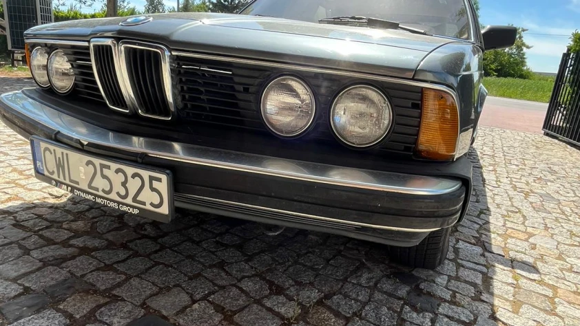 BMW Seria 7 1984 - zdjęcie główne