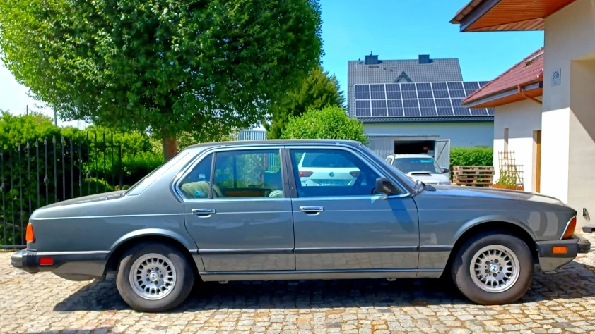 BMW Seria 7 1984 - zdjęcie dodatkowe nr 4