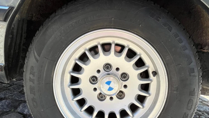 BMW Seria 7 1984 - zdjęcie dodatkowe nr 16