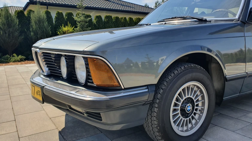 BMW Seria 7 1985 - zdjęcie dodatkowe nr 6
