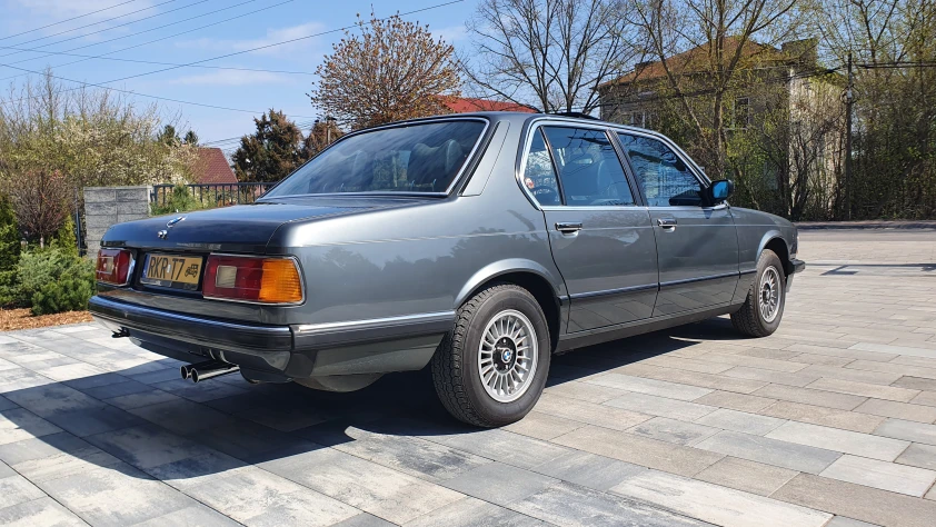 BMW Seria 7 1985 - zdjęcie dodatkowe nr 12