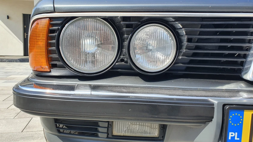 BMW Seria 7 1985 - zdjęcie dodatkowe nr 18