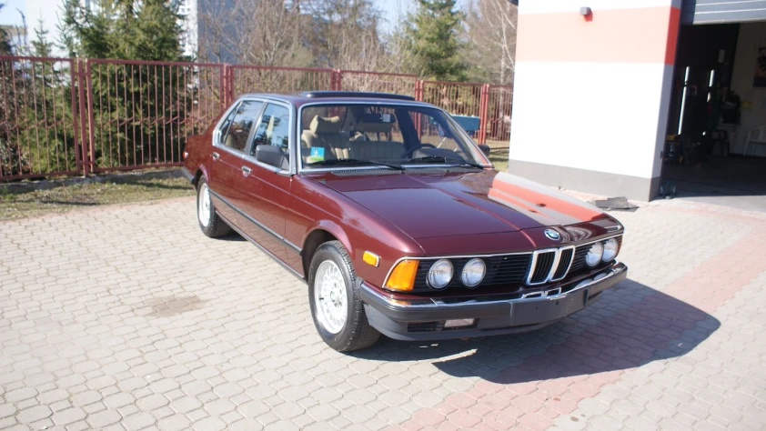 BMW Seria 7 735 1985 - zdjęcie dodatkowe nr 1