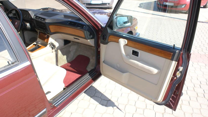 BMW Seria 7 735 1985 - zdjęcie dodatkowe nr 5