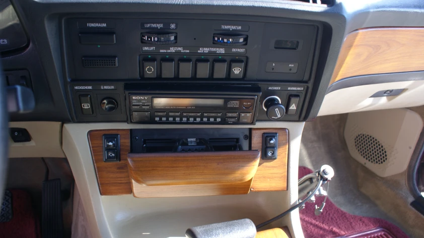 BMW Seria 7 735 1985 - zdjęcie dodatkowe nr 14
