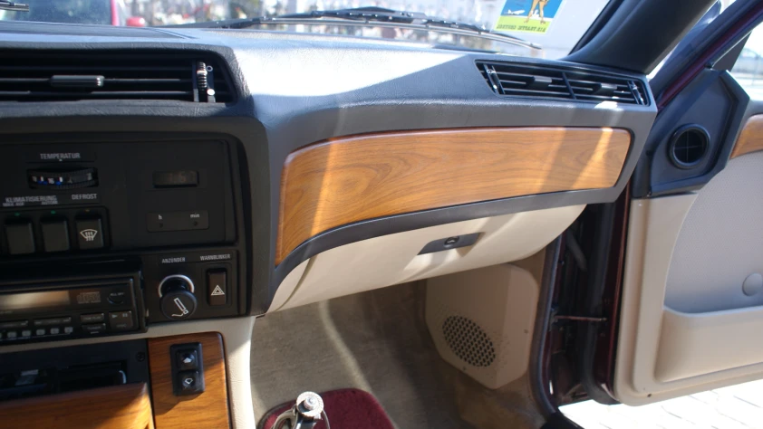 BMW Seria 7 735 1985 - zdjęcie dodatkowe nr 15